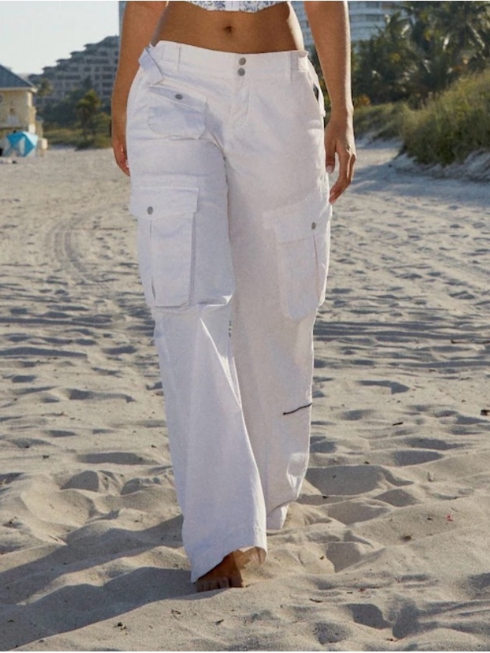Petite Wide-Leg Cargo Pants in White